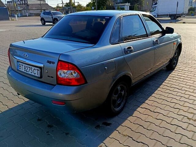 Серый ВАЗ Priora, объемом двигателя 1.6 л и пробегом 220 тыс. км за 1900 $, фото 1 на Automoto.ua