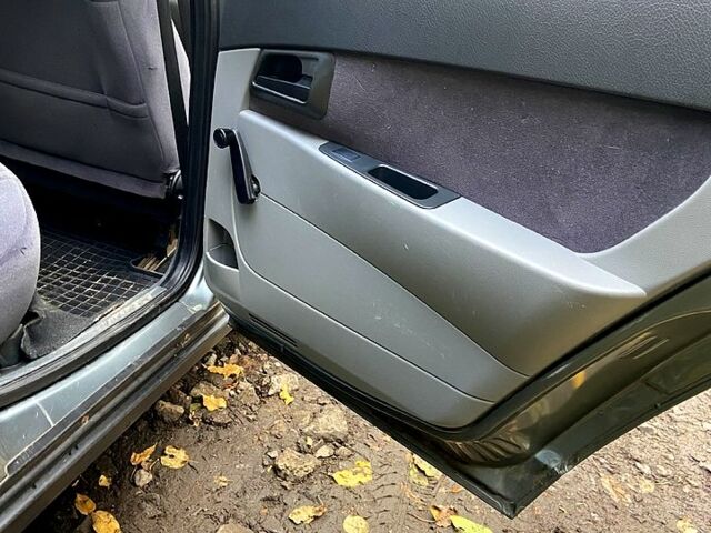 Серый ВАЗ Priora, объемом двигателя 1.6 л и пробегом 197 тыс. км за 2200 $, фото 8 на Automoto.ua