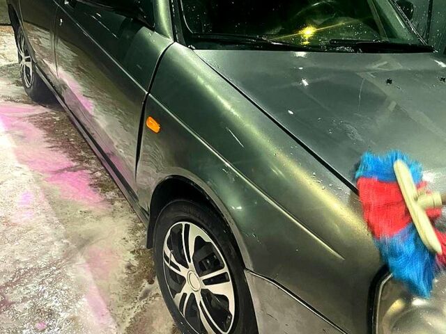 Серый ВАЗ Priora, объемом двигателя 1.6 л и пробегом 233 тыс. км за 1200 $, фото 7 на Automoto.ua