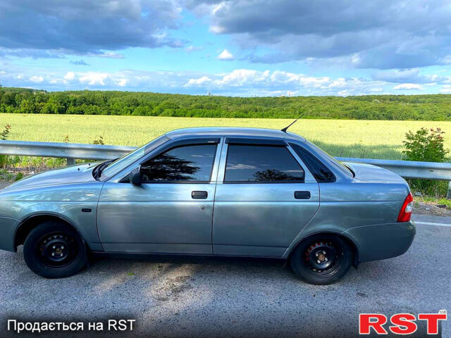 Серый ВАЗ Priora, объемом двигателя 1.6 л и пробегом 161 тыс. км за 1750 $, фото 3 на Automoto.ua