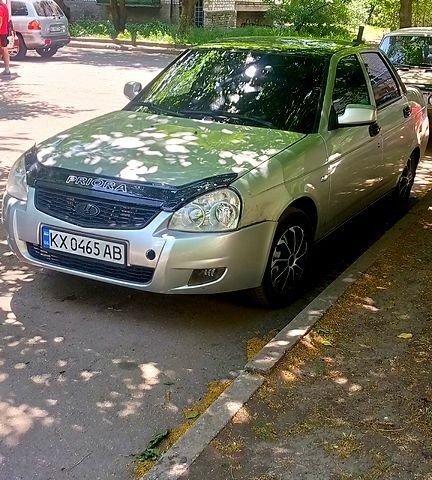 Серый ВАЗ Priora, объемом двигателя 1.6 л и пробегом 284 тыс. км за 2050 $, фото 2 на Automoto.ua