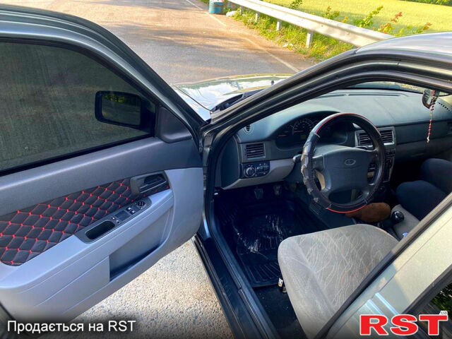 Серый ВАЗ Priora, объемом двигателя 1.6 л и пробегом 161 тыс. км за 1750 $, фото 5 на Automoto.ua