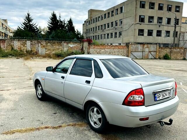 Серый ВАЗ Priora, объемом двигателя 1.6 л и пробегом 163 тыс. км за 2399 $, фото 1 на Automoto.ua