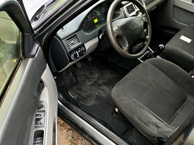 Серый ВАЗ Priora, объемом двигателя 1.6 л и пробегом 182 тыс. км за 2499 $, фото 6 на Automoto.ua