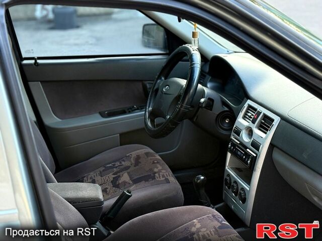 Сірий ВАЗ Priora, об'ємом двигуна 1.6 л та пробігом 200 тис. км за 1450 $, фото 8 на Automoto.ua