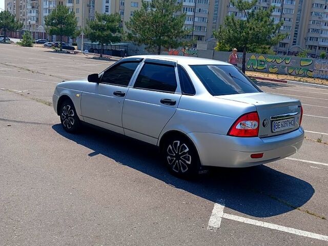 Сірий ВАЗ Priora, об'ємом двигуна 1.6 л та пробігом 187 тис. км за 2400 $, фото 1 на Automoto.ua