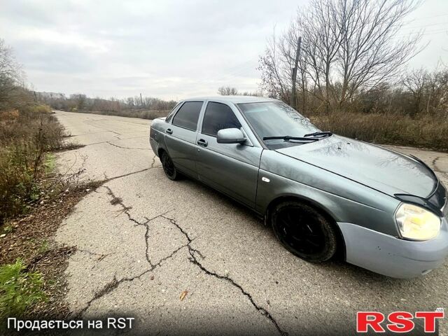 Серый ВАЗ Priora, объемом двигателя 1.6 л и пробегом 250 тыс. км за 2000 $, фото 2 на Automoto.ua