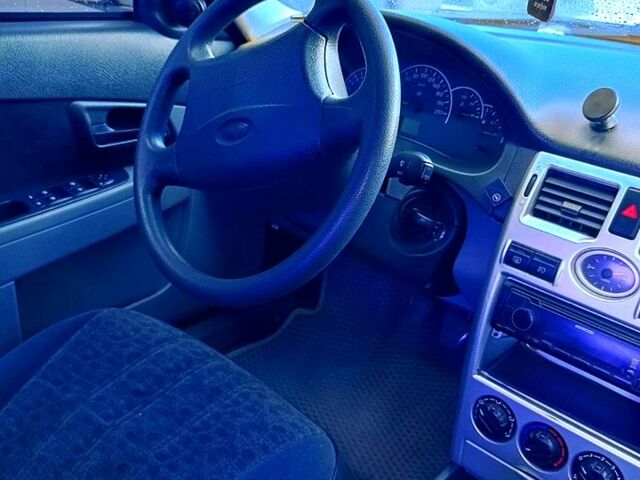 Серый ВАЗ Priora, объемом двигателя 1.6 л и пробегом 245 тыс. км за 2300 $, фото 3 на Automoto.ua