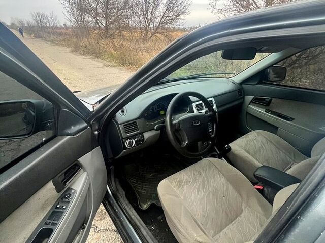 Серый ВАЗ Priora, объемом двигателя 1.6 л и пробегом 250 тыс. км за 2000 $, фото 8 на Automoto.ua