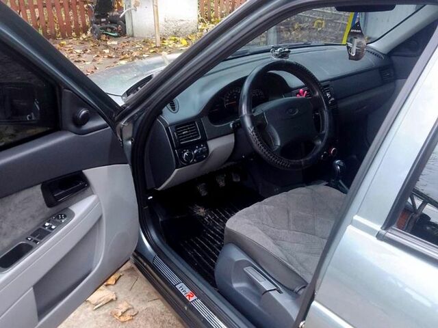 Сірий ВАЗ Priora, об'ємом двигуна 1.6 л та пробігом 237 тис. км за 3800 $, фото 1 на Automoto.ua