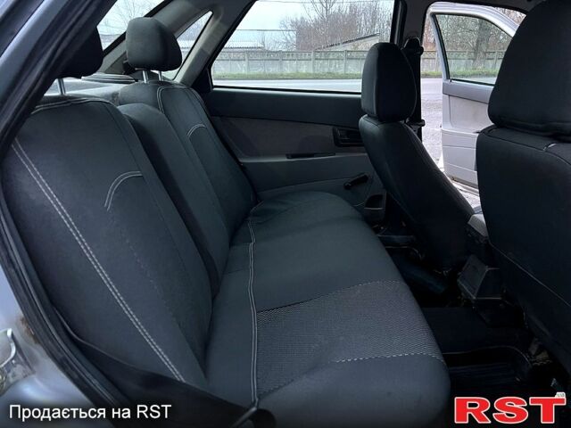 Сірий ВАЗ Priora, об'ємом двигуна 1.6 л та пробігом 83 тис. км за 2900 $, фото 8 на Automoto.ua