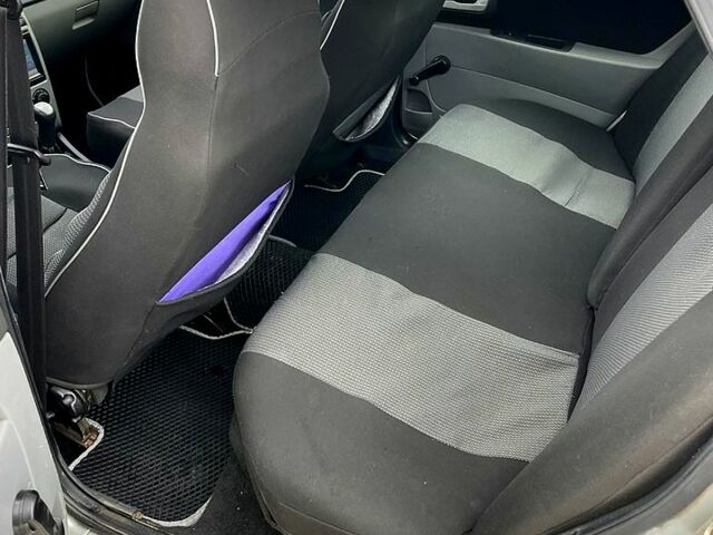 Сірий ВАЗ Priora, об'ємом двигуна 1.6 л та пробігом 235 тис. км за 2650 $, фото 4 на Automoto.ua