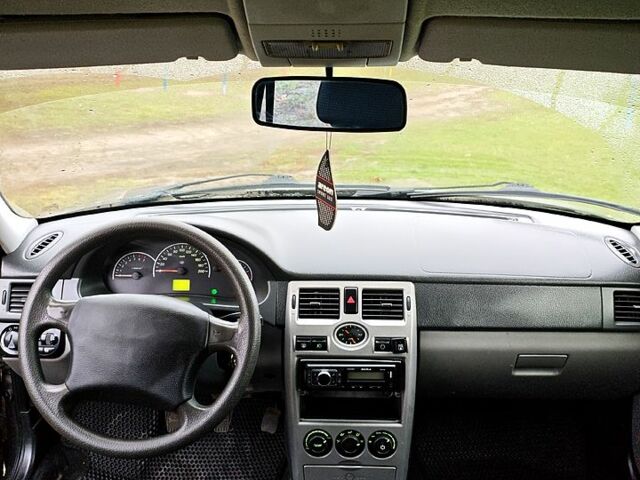 Серый ВАЗ Priora, объемом двигателя 1.6 л и пробегом 182 тыс. км за 2499 $, фото 7 на Automoto.ua