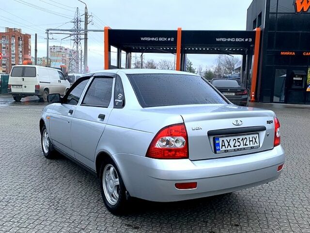 Серый ВАЗ Priora, объемом двигателя 1.6 л и пробегом 200 тыс. км за 3000 $, фото 2 на Automoto.ua