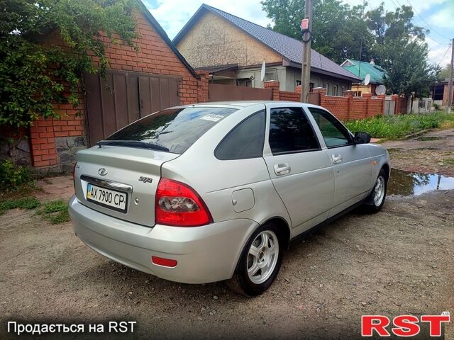 Серый ВАЗ Priora, объемом двигателя 1.6 л и пробегом 117 тыс. км за 2850 $, фото 3 на Automoto.ua