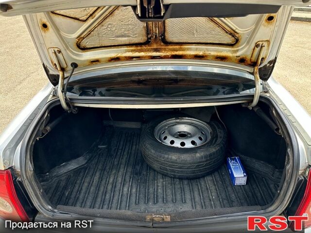 Серый ВАЗ Priora, объемом двигателя 1.6 л и пробегом 200 тыс. км за 2550 $, фото 8 на Automoto.ua