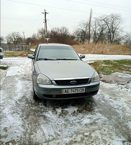 Сірий ВАЗ Priora, об'ємом двигуна 1.6 л та пробігом 255 тис. км за 3000 $, фото 1 на Automoto.ua