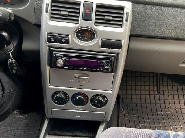 Серый ВАЗ Priora, объемом двигателя 1.6 л и пробегом 197 тыс. км за 2200 $, фото 9 на Automoto.ua