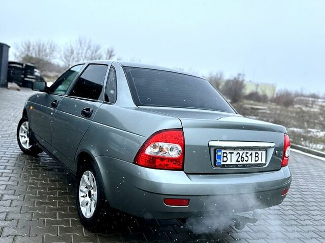 Серый ВАЗ Priora, объемом двигателя 1.6 л и пробегом 180 тыс. км за 3100 $, фото 3 на Automoto.ua