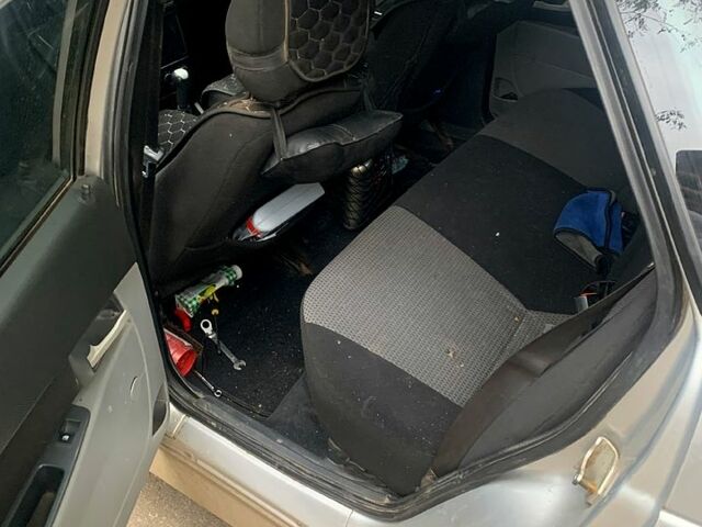 Сірий ВАЗ Priora, об'ємом двигуна 1.6 л та пробігом 120 тис. км за 2700 $, фото 7 на Automoto.ua