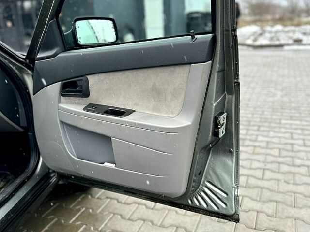 Серый ВАЗ Priora, объемом двигателя 1.6 л и пробегом 180 тыс. км за 3100 $, фото 11 на Automoto.ua