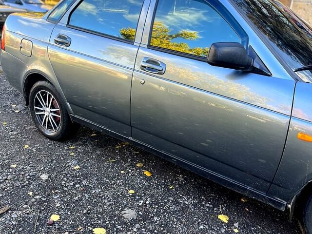 Серый ВАЗ Priora, объемом двигателя 1.6 л и пробегом 134 тыс. км за 2900 $, фото 2 на Automoto.ua