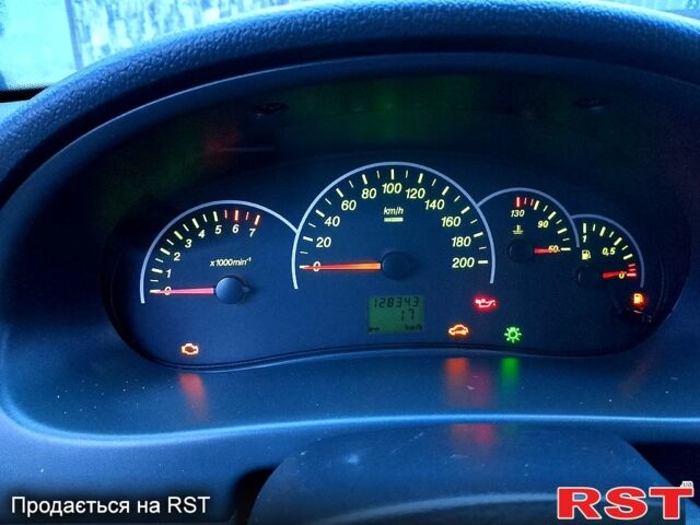 Серый ВАЗ Priora, объемом двигателя 1.6 л и пробегом 128 тыс. км за 2800 $, фото 9 на Automoto.ua