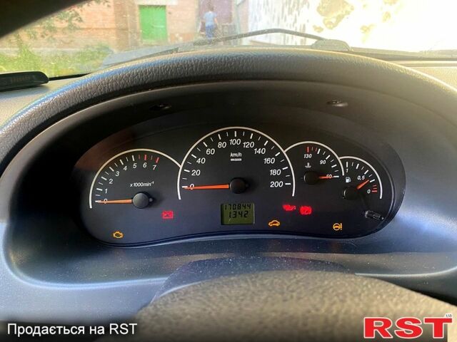 Серый ВАЗ Priora, объемом двигателя 1.6 л и пробегом 170 тыс. км за 3500 $, фото 5 на Automoto.ua