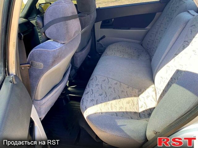 Серый ВАЗ Priora, объемом двигателя 1.6 л и пробегом 111 тыс. км за 2000 $, фото 6 на Automoto.ua