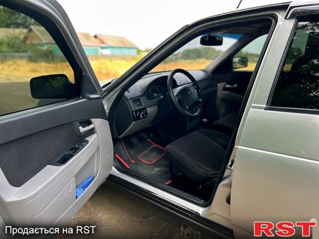 Сірий ВАЗ Priora, об'ємом двигуна 1.6 л та пробігом 151 тис. км за 2500 $, фото 2 на Automoto.ua