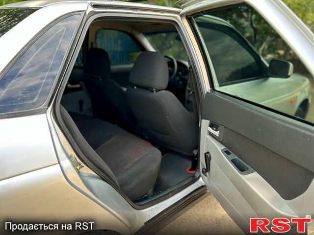 Сірий ВАЗ Priora, об'ємом двигуна 1.6 л та пробігом 151 тис. км за 2500 $, фото 4 на Automoto.ua