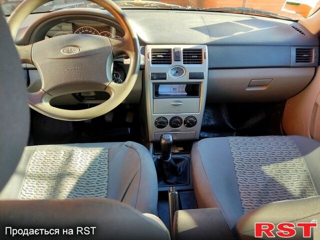 Серый ВАЗ Priora, объемом двигателя 1.6 л и пробегом 168 тыс. км за 3500 $, фото 4 на Automoto.ua