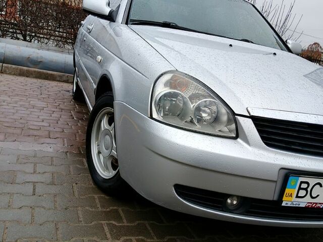 Серый ВАЗ Priora, объемом двигателя 1.6 л и пробегом 212 тыс. км за 3300 $, фото 1 на Automoto.ua