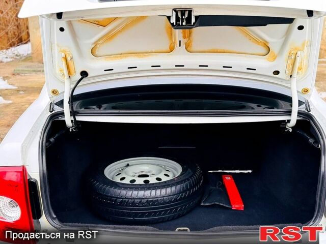 Сірий ВАЗ Priora, об'ємом двигуна 1.6 л та пробігом 990 тис. км за 3200 $, фото 9 на Automoto.ua