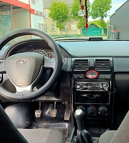 Сірий ВАЗ Priora, об'ємом двигуна 1.6 л та пробігом 120 тис. км за 3900 $, фото 6 на Automoto.ua