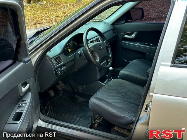 Серый ВАЗ Priora, объемом двигателя 1.6 л и пробегом 182 тыс. км за 3500 $, фото 7 на Automoto.ua