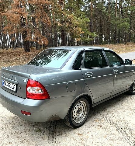 Серый ВАЗ Priora, объемом двигателя 1.6 л и пробегом 127 тыс. км за 2500 $, фото 1 на Automoto.ua