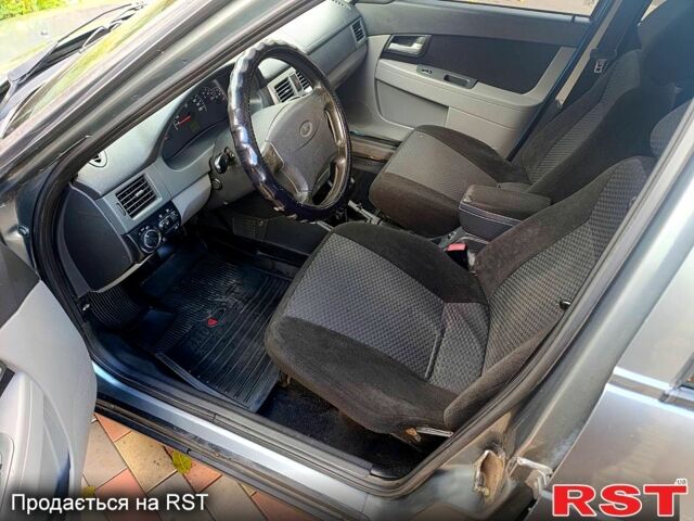 Серый ВАЗ Priora, объемом двигателя 1.6 л и пробегом 272 тыс. км за 2999 $, фото 5 на Automoto.ua