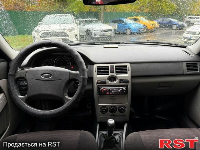 Серый ВАЗ Priora, объемом двигателя 1.6 л и пробегом 139 тыс. км за 3750 $, фото 8 на Automoto.ua