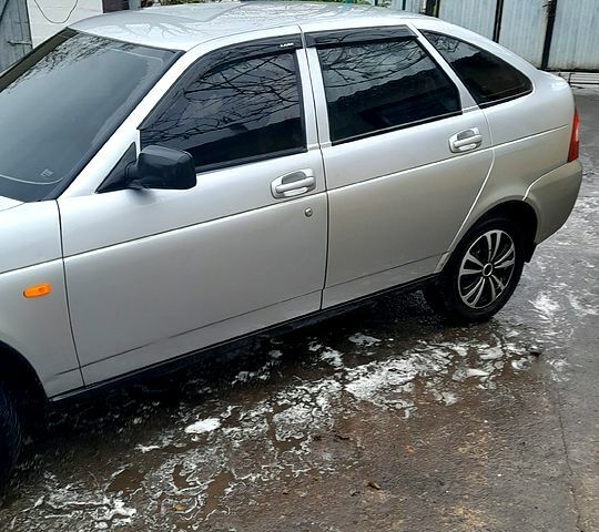 Сірий ВАЗ Priora, об'ємом двигуна 1.6 л та пробігом 200 тис. км за 2500 $, фото 1 на Automoto.ua