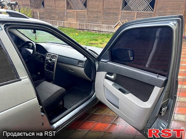 Серый ВАЗ Priora, объемом двигателя 1.6 л и пробегом 220 тыс. км за 2300 $, фото 6 на Automoto.ua