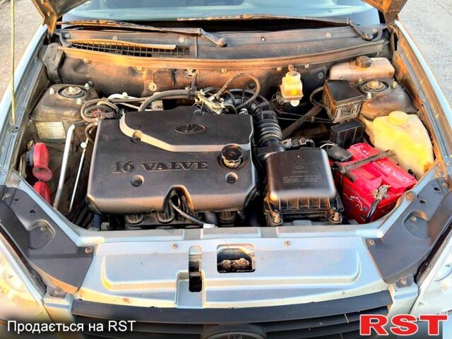 Серый ВАЗ Priora, объемом двигателя 1.6 л и пробегом 103 тыс. км за 3850 $, фото 7 на Automoto.ua