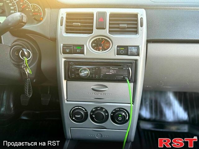 Серый ВАЗ Priora, объемом двигателя 1.6 л и пробегом 103 тыс. км за 3850 $, фото 5 на Automoto.ua