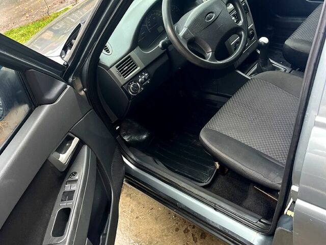 Серый ВАЗ Priora, объемом двигателя 1.6 л и пробегом 190 тыс. км за 2700 $, фото 6 на Automoto.ua