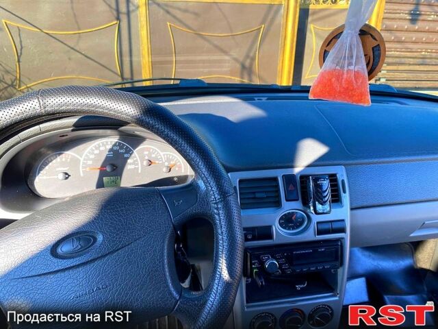 Серый ВАЗ Priora, объемом двигателя 1.6 л и пробегом 150 тыс. км за 3700 $, фото 9 на Automoto.ua