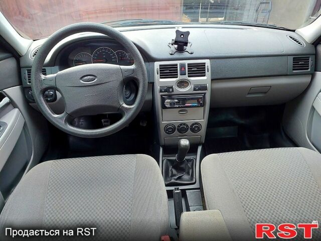 Серый ВАЗ Priora, объемом двигателя 1.6 л и пробегом 113 тыс. км за 3600 $, фото 7 на Automoto.ua
