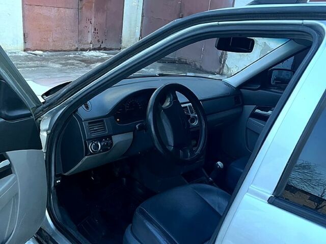 Сірий ВАЗ Priora, об'ємом двигуна 1.6 л та пробігом 200 тис. км за 2250 $, фото 5 на Automoto.ua