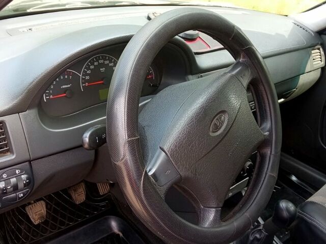 Серый ВАЗ Priora, объемом двигателя 1.6 л и пробегом 85 тыс. км за 4500 $, фото 1 на Automoto.ua