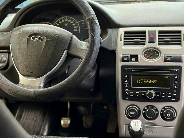 Серый ВАЗ Priora, объемом двигателя 1.6 л и пробегом 0 тыс. км за 2000 $, фото 8 на Automoto.ua