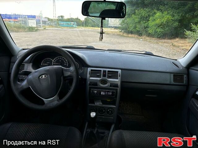 Серый ВАЗ Priora, объемом двигателя 1.6 л и пробегом 150 тыс. км за 2300 $, фото 3 на Automoto.ua